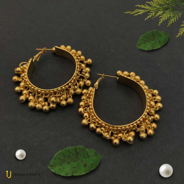 small-balls-earrings-golden