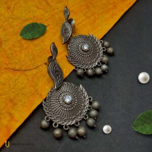 black-polish-metal-earrings