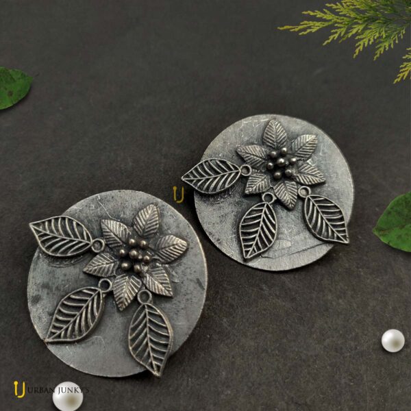 matte-finish-flower-earrings