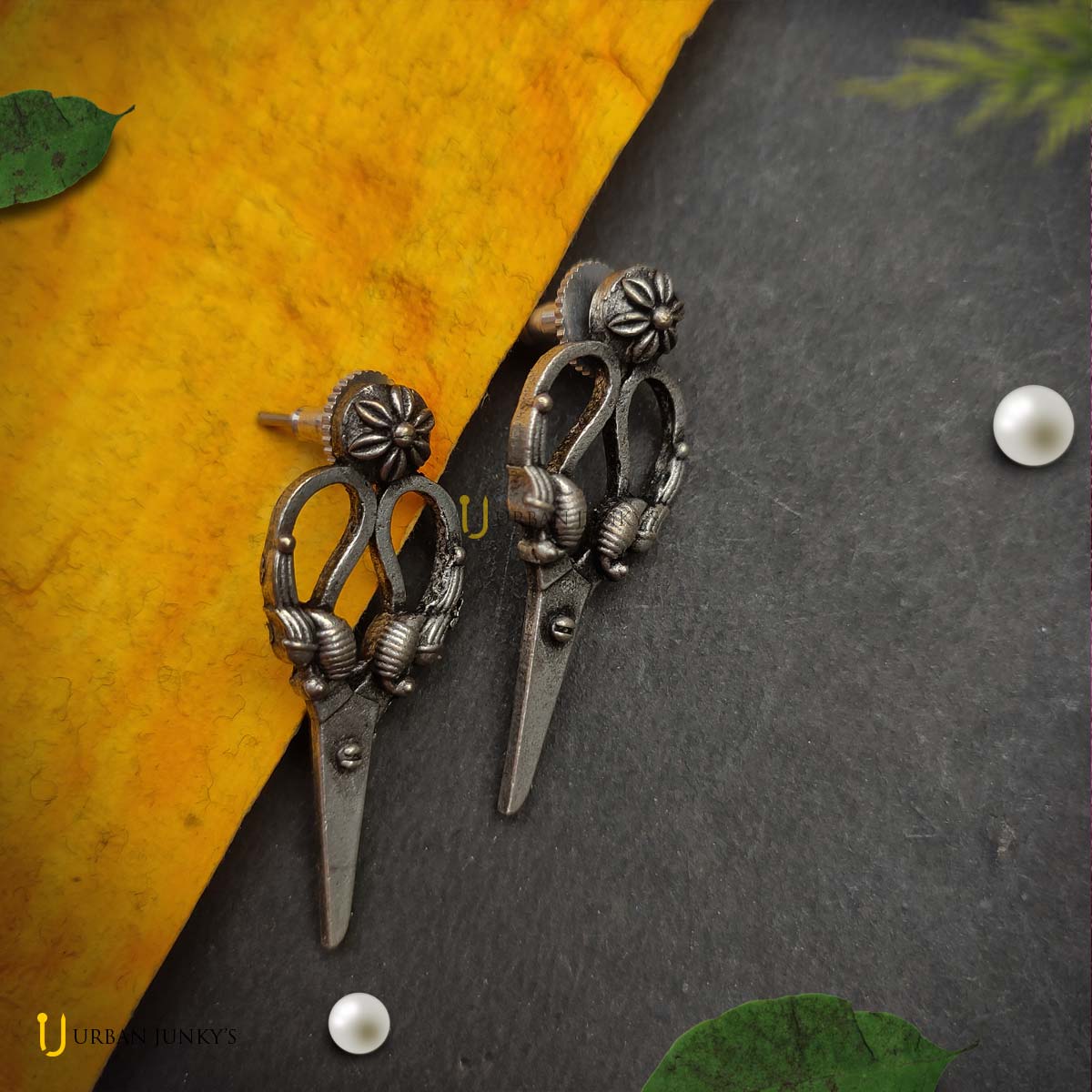 scissors-black-polish-earrings1