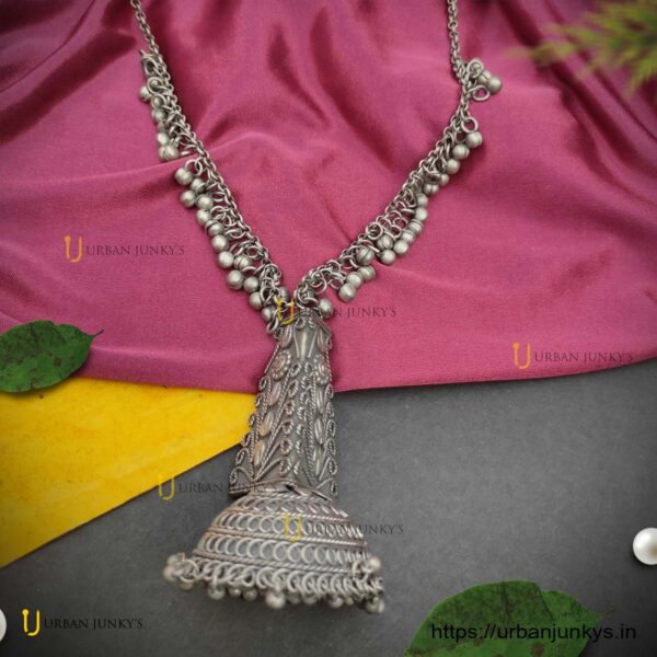 long-necklace-jhumko