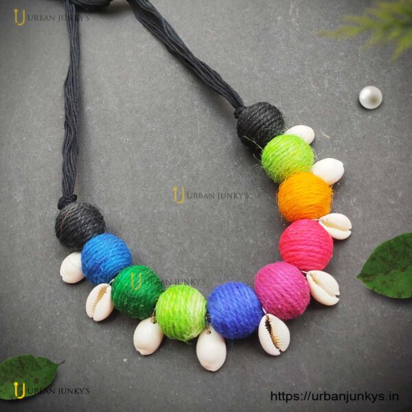 jute-and-seashell-necklace